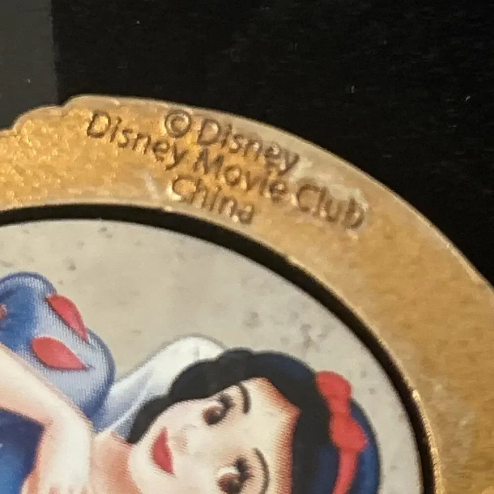 Disney Pin Movie Club Exclusive 32 Snow White / Queen Mirror Spinner